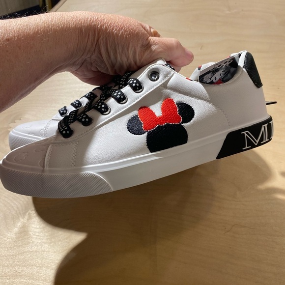 Disney Minnie Mouse Sneakers 6 1/2 - Picture 12 of 16